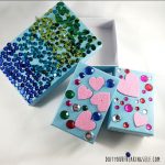 Make your own DIY Jewelry boxes. Great kids crafts for gifting and themed play dates. - doityourfreakingself.com