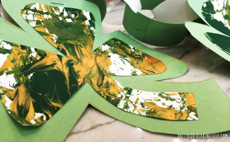 No Mess Splatter Painting - Shamrocks. Great for seasonal decorations and kids of all ages.