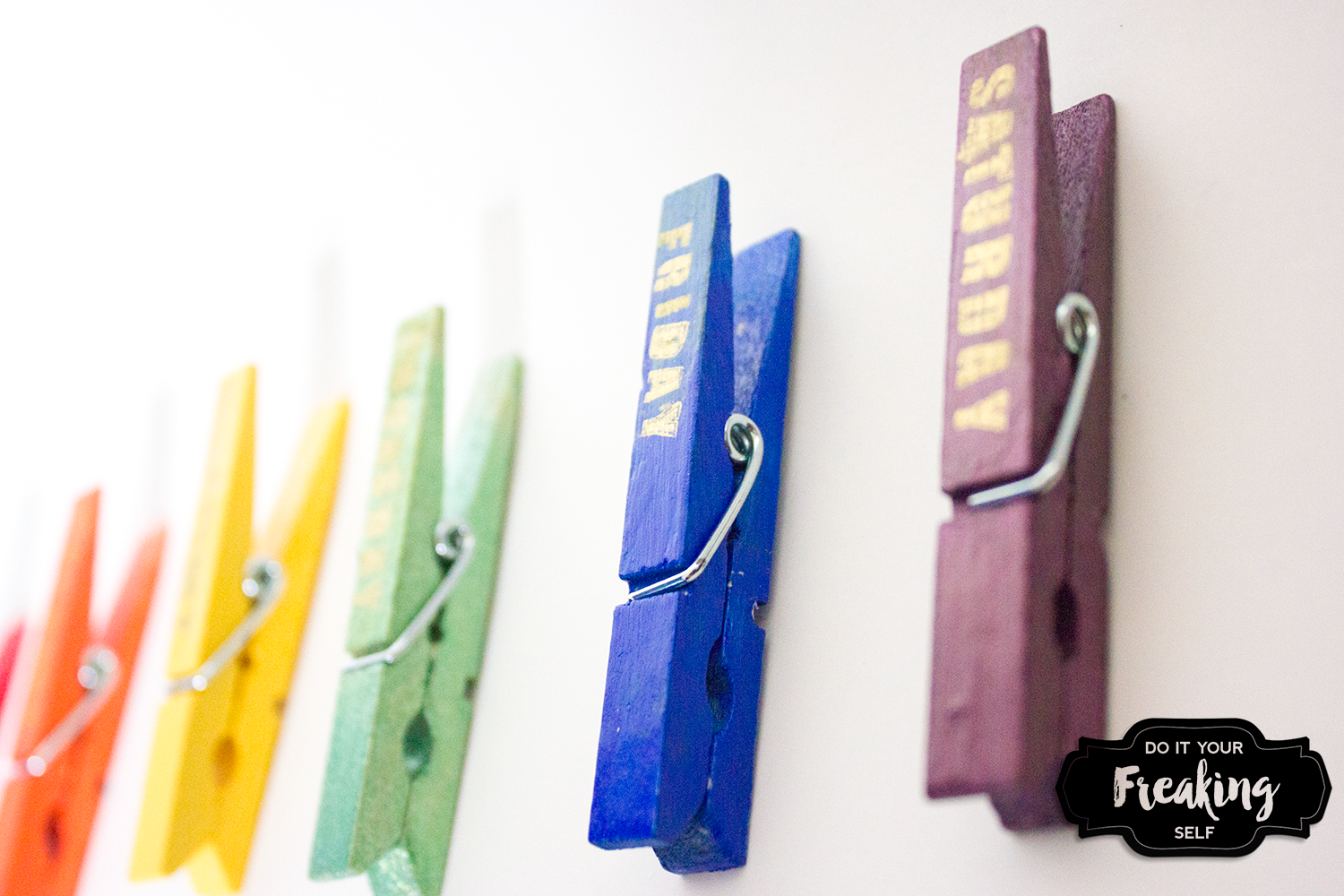 Day of the Week Clothes Pins - Make and use rainbow clips to organize your closet, school lunches and to do lists
