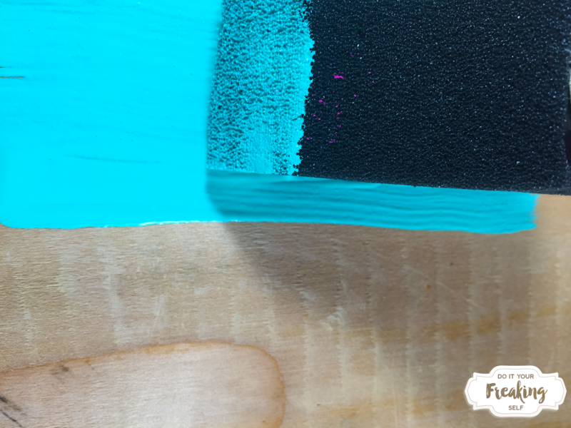 Kids DIY picture frame - fun and easy for the kiddos to make. They make great Mother's Day and Father's Day gifts and kids will love painting and gluing on gems.