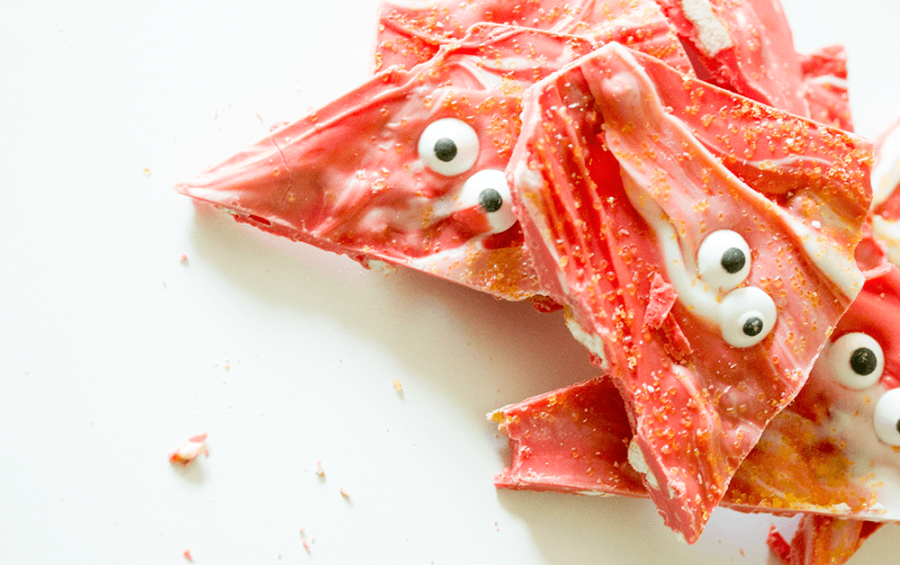 Make this fun Finding Dory Hank the Octopus Bark for your next Finding Dory party! Fun and colorful party snack kids can help with.