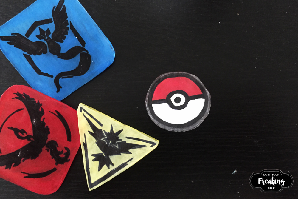Show your team pride with these fun DIY Pokémon Go Pins! Connect with your team Instinct, Mystic or Valor with this easy craft