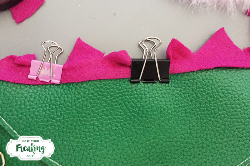 Celebrate Disney's Pete's Dragon with this Elliot inspired DIY Disneybounding Pete's Dragon Clutch! How cute!