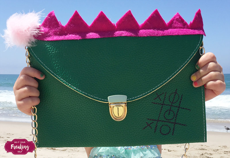 Celebrate Disney's Pete's Dragon with this Elliot inspired DIY Disney Bound Pete's Dragon Clutch! How cute!