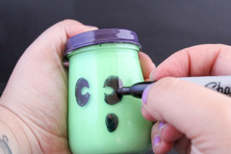 Create your own borax free Halloween Glow in the Dark Slime with only 3 ingredients! Fun for everyone and great for non-candy halloween favors!