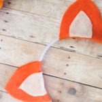 DIY no-sew Fox Ears Headband just in time for halloween! If you love the Fantastic Mr. Fox or sneaky foxes in general, this quick felt project is perfect for you