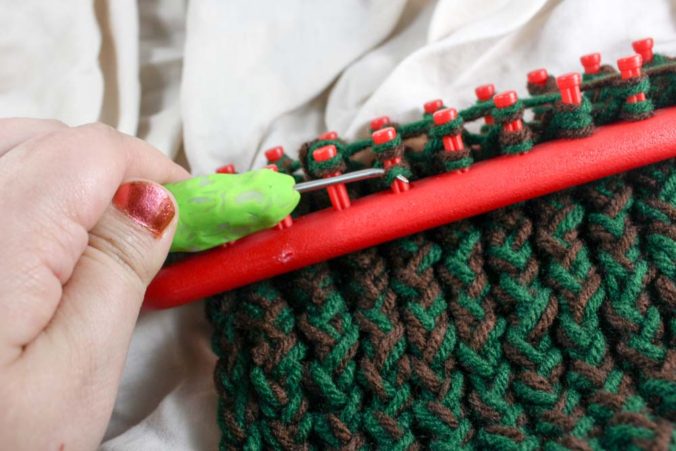 how to make a scarf on a long loom