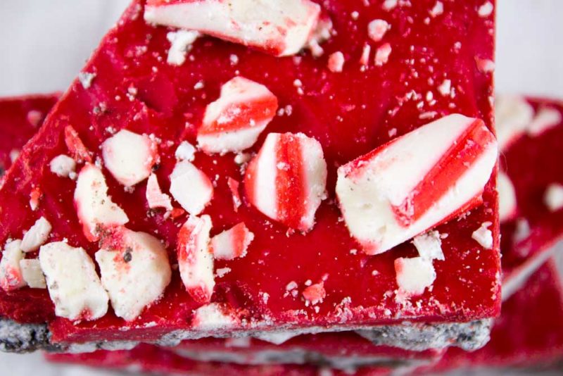 Unbelievably easy Oreo Peppermint Bark makes a tasty treat and gift this holiday season. Learn how to make this addictively delicious dessert to make your mouth feel like Christmas! - Chocolate Bark | Edible Gifts | Christmas Party Food | Christmas Dessert | Do It Your Freaking Self