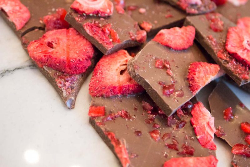 Treat Yo' Self and your Galentines to some delicious strawberry candy bark! Just in time for a delicious treat for valentines day!