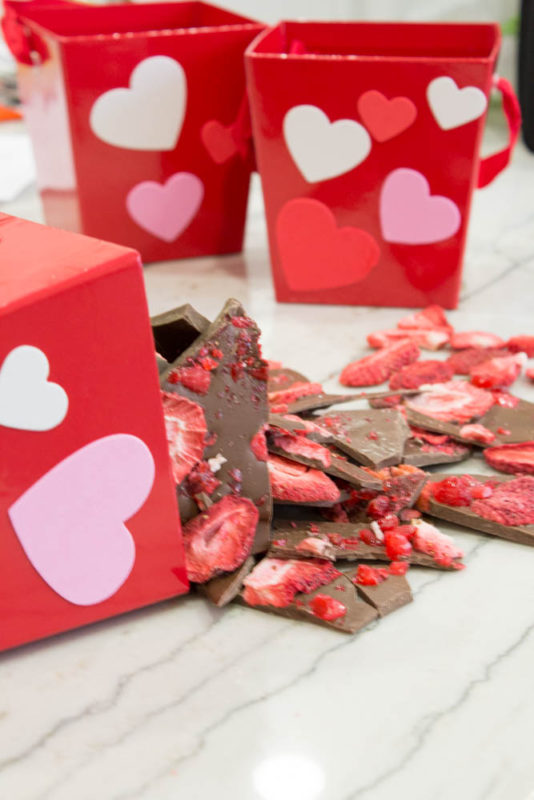 Treat Yo' Self and your Galentines to some delicious strawberry candy bark! Just in time for a delicious treat for valentines day!