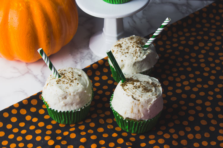 Get into the fall spirit with these delicious and decadent Pumpkin Spice Latte Cupcakes with cinnamon cream cheese frosting! - Do It Your Freaking Self - fall | easy | diy | homemade | with a mix
