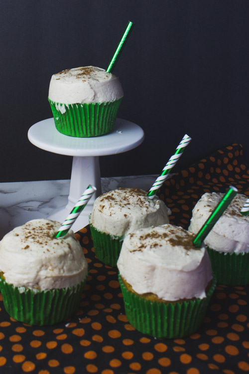 Get into the fall spirit with these delicious and decadent Pumpkin Spice Latte Cupcakes with cinnamon cream cheese frosting! - Do It Your Freaking Self - fall | easy | diy | homemade | with a mix