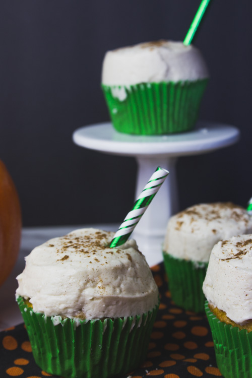 Get into the fall spirit with these delicious and decadent Pumpkin Spice Latte Cupcakes with cinnamon cream cheese frosting! - Do It Your Freaking Self - fall | easy | diy | homemade | with a mix