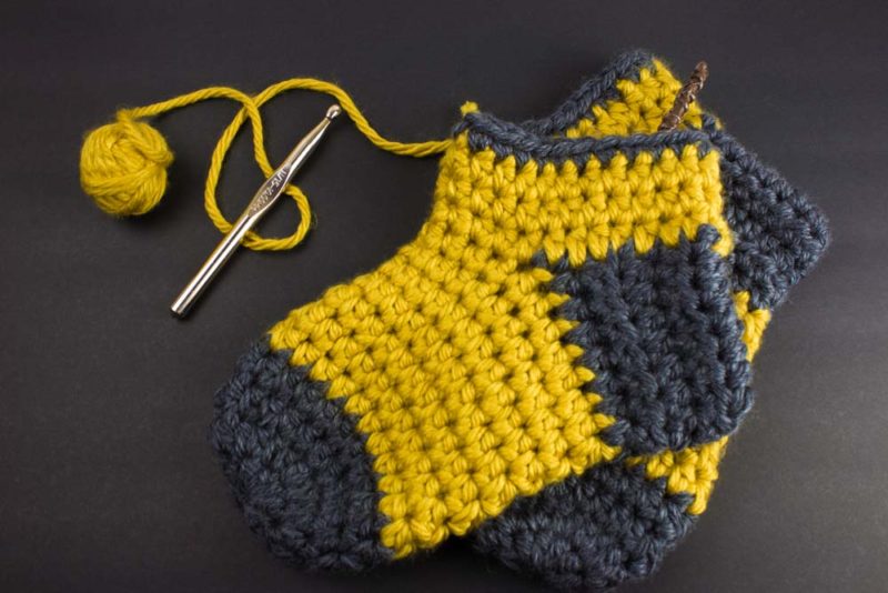 Cozy up with these crochet vintage Hufflepuff slippers! - Free Pattern #crochet #harrypotter #geekcrafts
