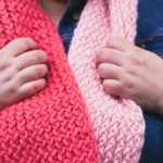 Warm up with a DIY Loom Knit 2 Tone infinity scarf. Super simple and super cozy! Perfect for the breezy weather.