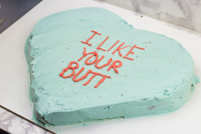 I like your butt heart cake